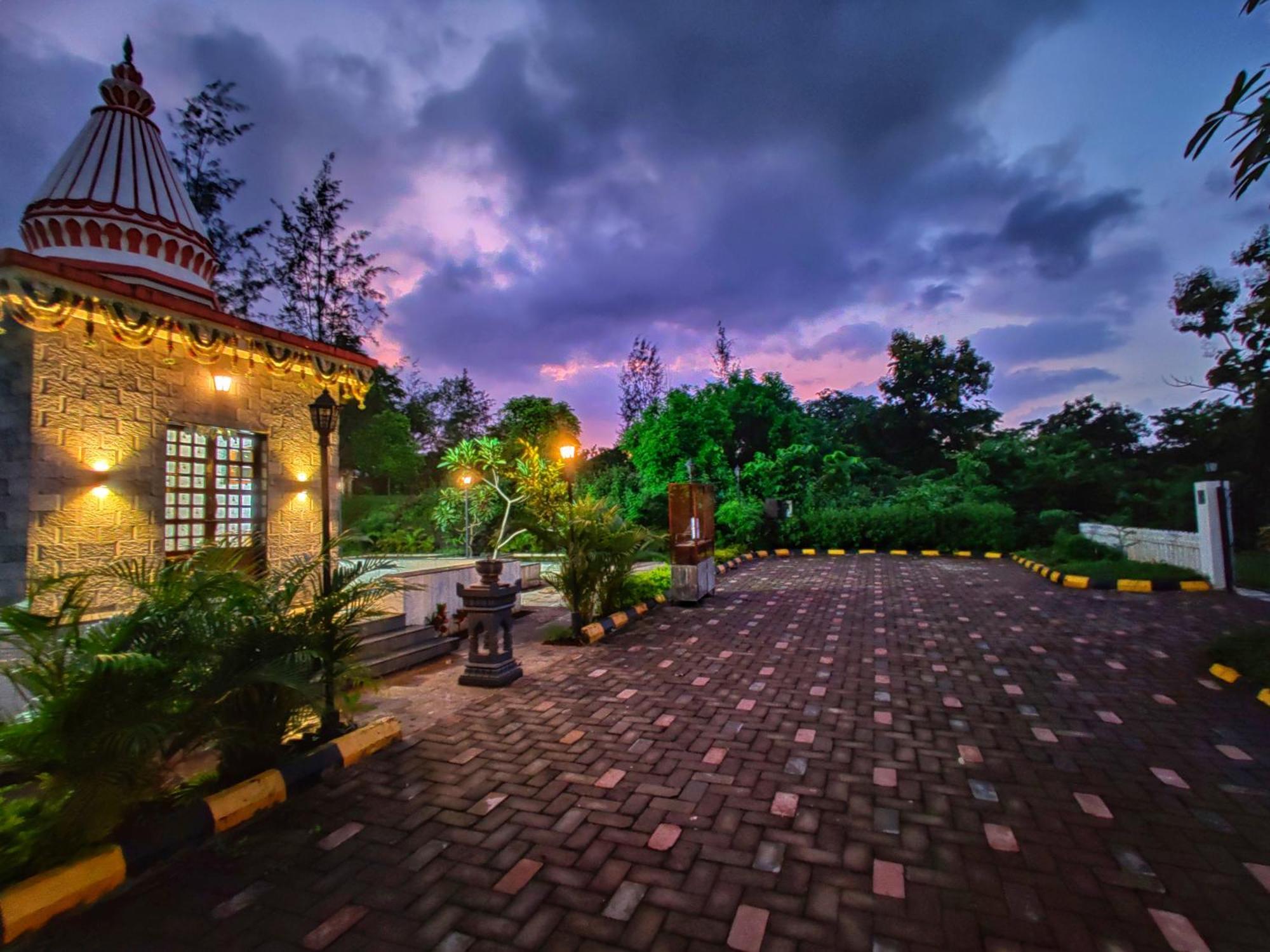 Pushpam Sanskruti Resort Karjat - A Pure Veg Resort Dhamni Zewnętrze zdjęcie