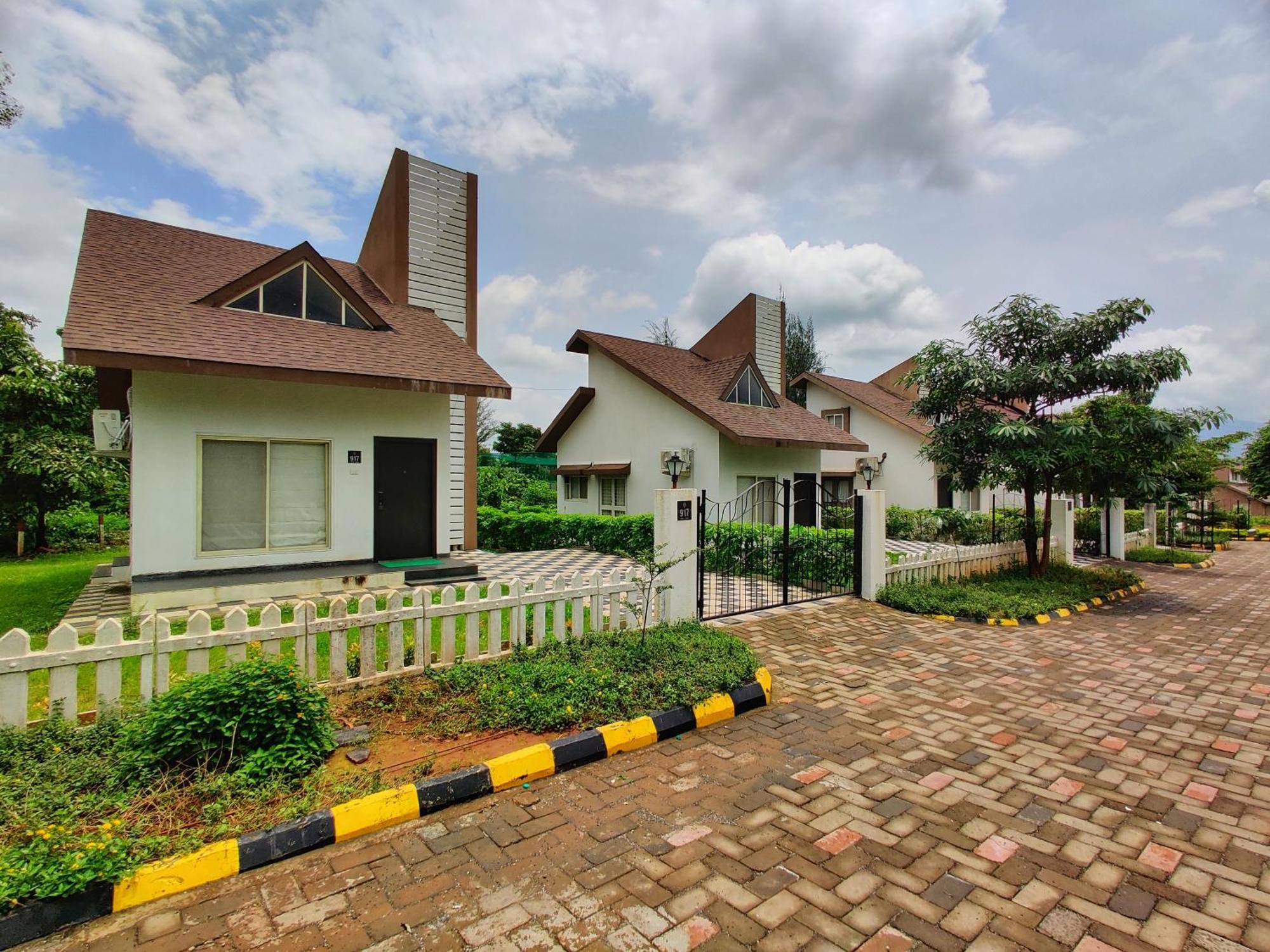 Pushpam Sanskruti Resort Karjat - A Pure Veg Resort Dhamni Zewnętrze zdjęcie